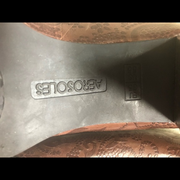 Heels - Picture 3 of 3